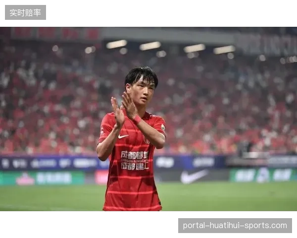 杨明洋或留支云中甲：从“逆袭”到“传奇”背后的坚持与智慧